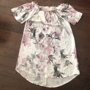 White closet floral off shoulder top blouse size 8